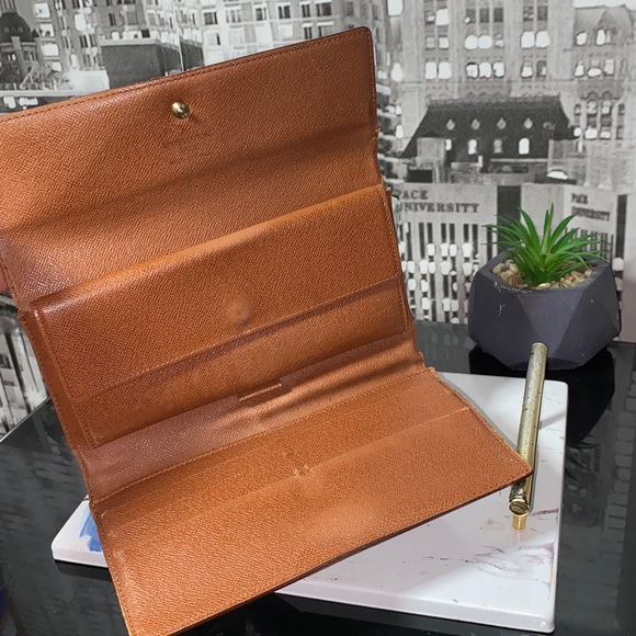 SOLDAuthentic Louis Vuitton Monogram International Long Wallet - Picture 8 of 13